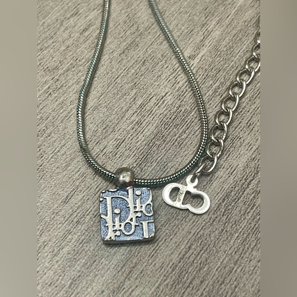 CHRISTIAN DIOR Double sided cube pendant / necklace - Picture 6 of 7